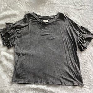 Universal Thread Gray top- Large